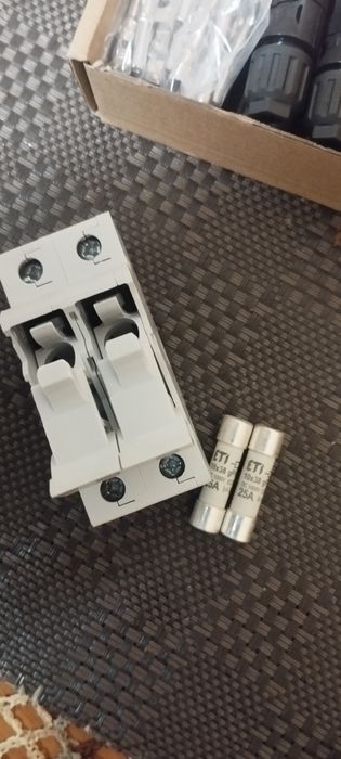 Кріплення для СЕС.Робимо подовжувачі з кабелю 6 мм і mc4 по краях.