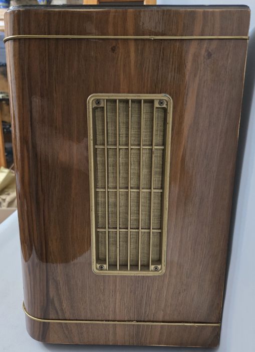 Rádio antigo reparado Grundig