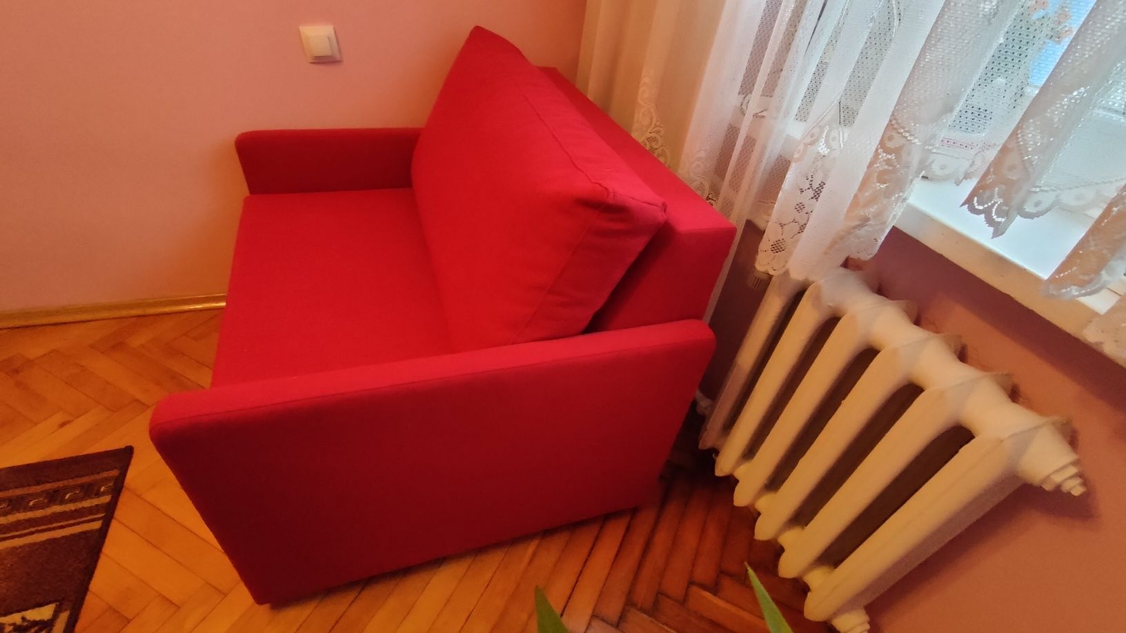 Sofa rozkładana, czerwona, używana