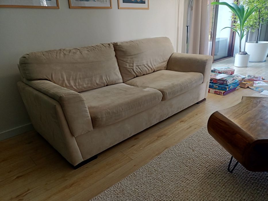 Sofa z alkantary