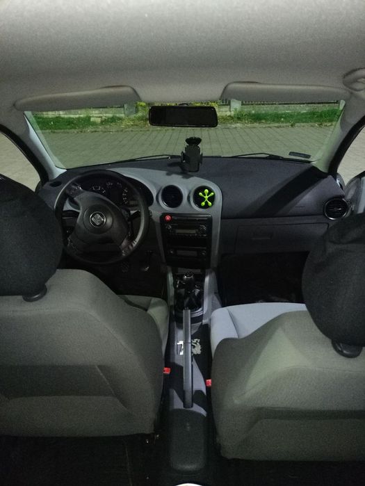 Seat Ibiza w dobrym stanie 1,4