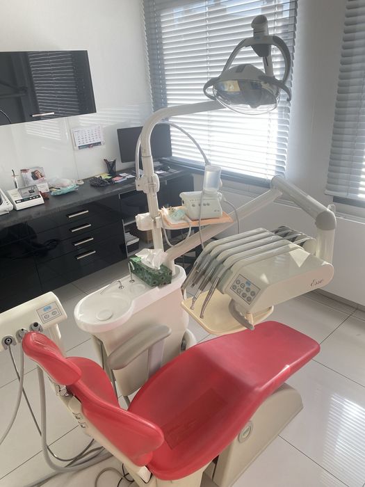 Стоматологічна установка OMS Linea ESSE з верхньою подачею Італія