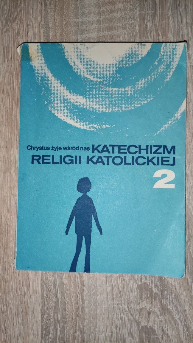 Książka religijna Katechizm religii katolickiej Chrystus żyje wśród na