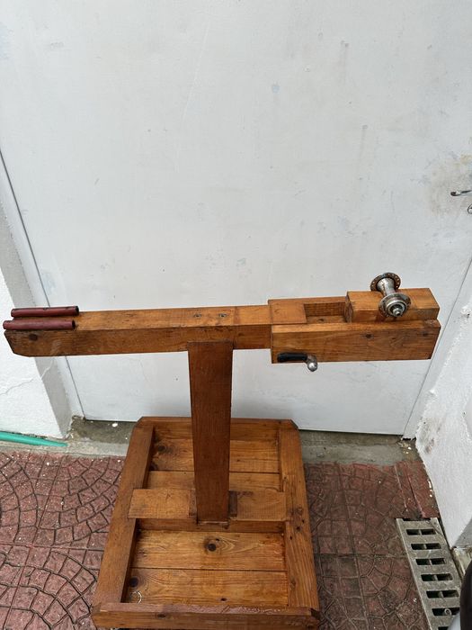 Suporte ou cavalete de madeira para bicicletas