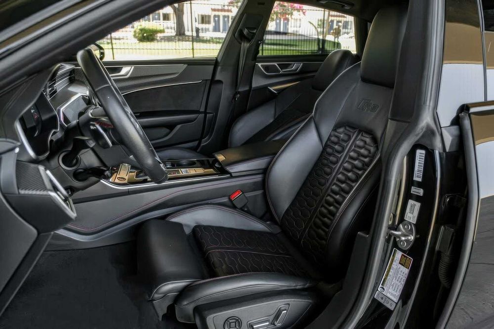 Audi RS7 quattro      2021