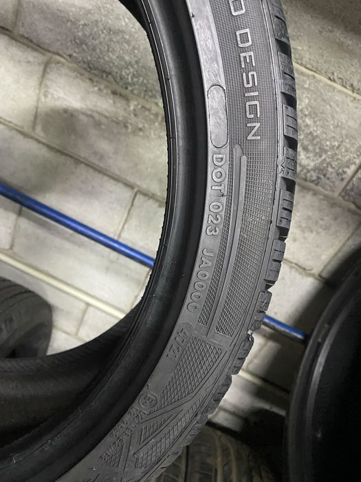 Різноширокі шини 225/40R19 i 255/35R19 VREDESTEIN