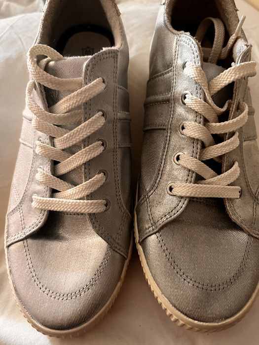 Tenis pradeados novos massimo dutti tamanho 38.