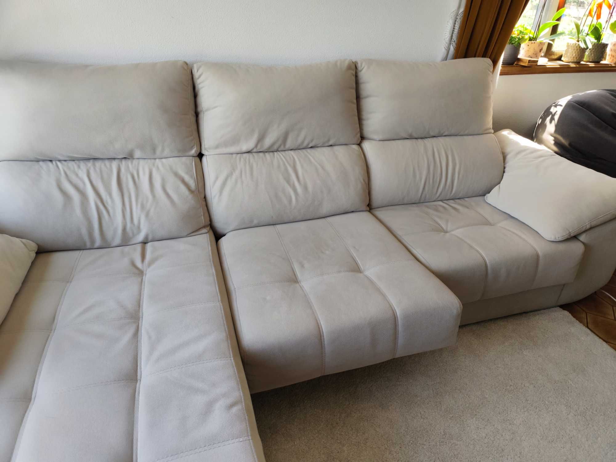 Sofá chaise longe..da para dividir em dois para transportar ..
