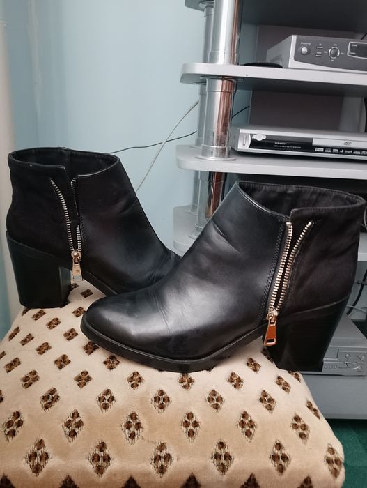 Жіночі сапожки весна,осінь в дуже доброму стані.