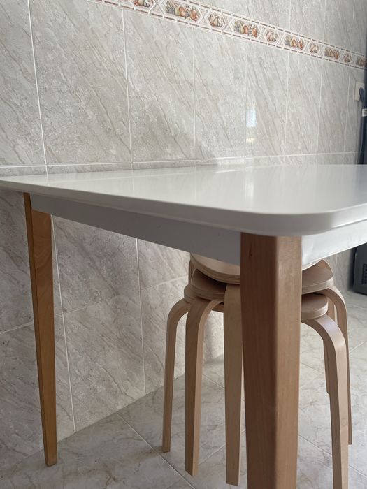 Mesa de cozinha/sala de jantar