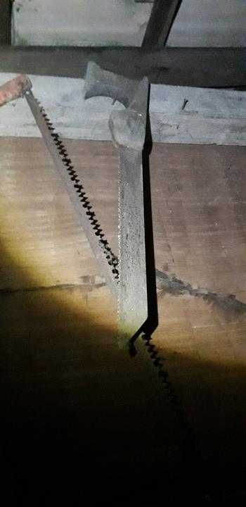 serrote muito antigo cabo em madeira 50 cm
