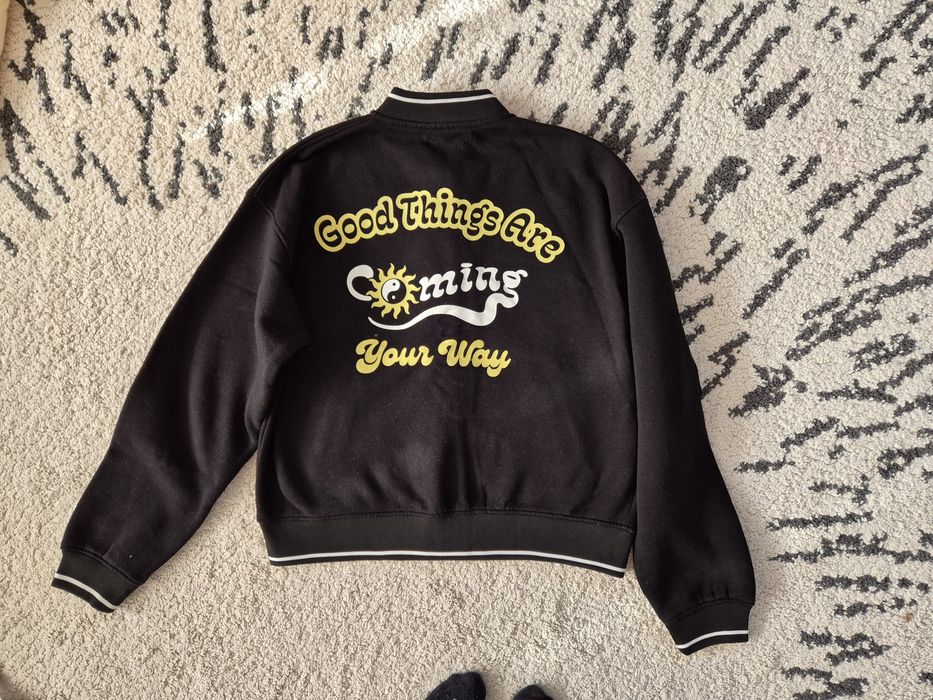 Czarna bluza XS 34 BERSHKA basebollówka bejsbolówka bomber dresowa