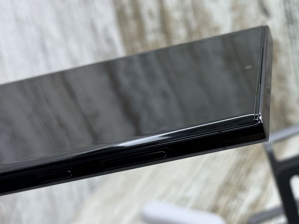 ТОП‼️Стекло Mietubl UV на Samsung S23 Ultra. На УФ клею