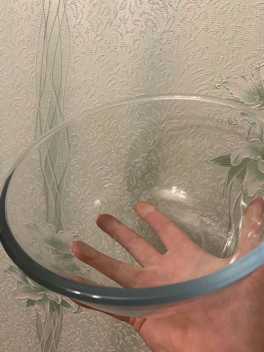 Миска   Fissman з кришкою (21x10 см)  2100 мл в ідеалі