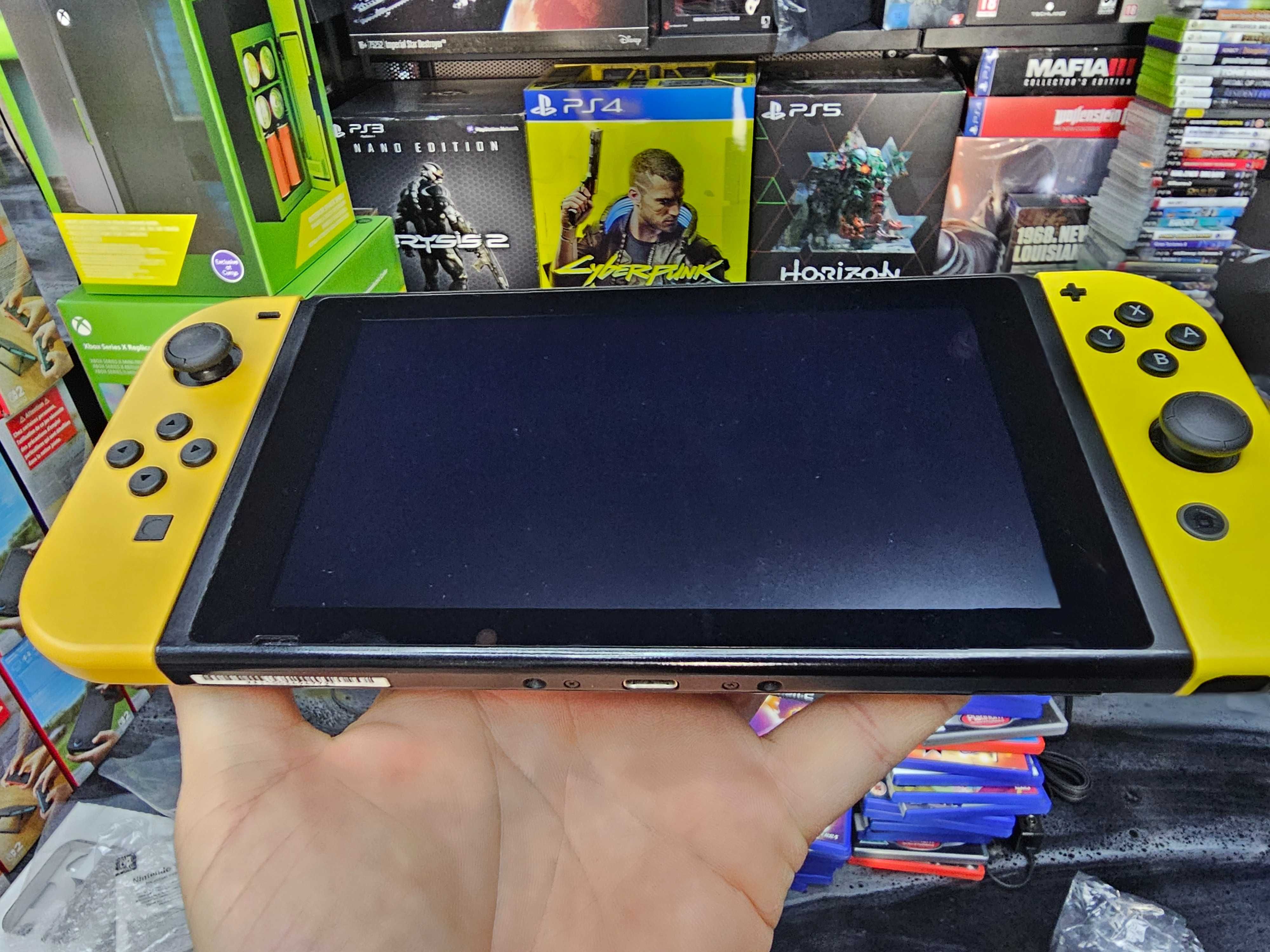 Limitowana Konsola Nintendo Switch Pikachu & Eevee Edition 2 pokrowce