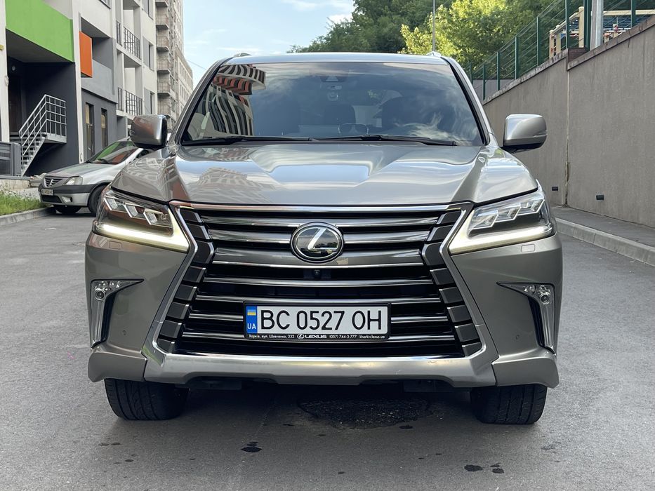 Продам официальный автомобиль Lexus LX 450