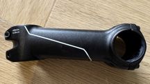 Mostek Giant Connect 110 mm / ±8° / 31,8 mm – aluminiowy