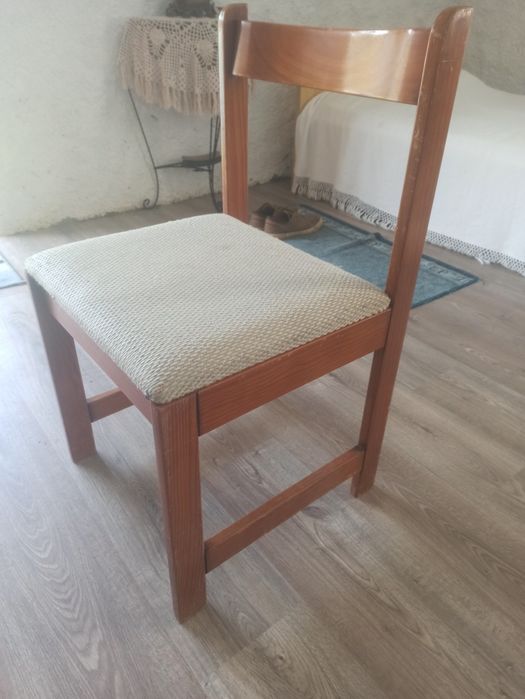 Cadeira de madeira - excelente estado