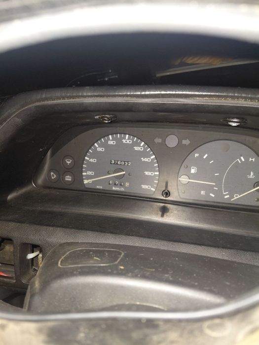 Продам авто Mazda 323 у гарному стані