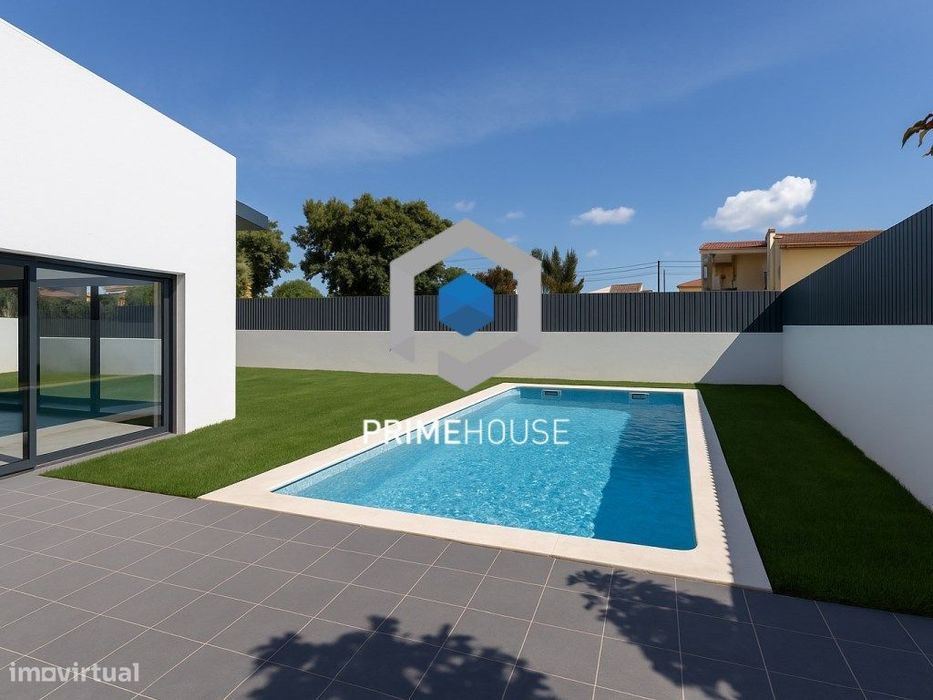 Moradia isolada T5 com piscina em Azeitão