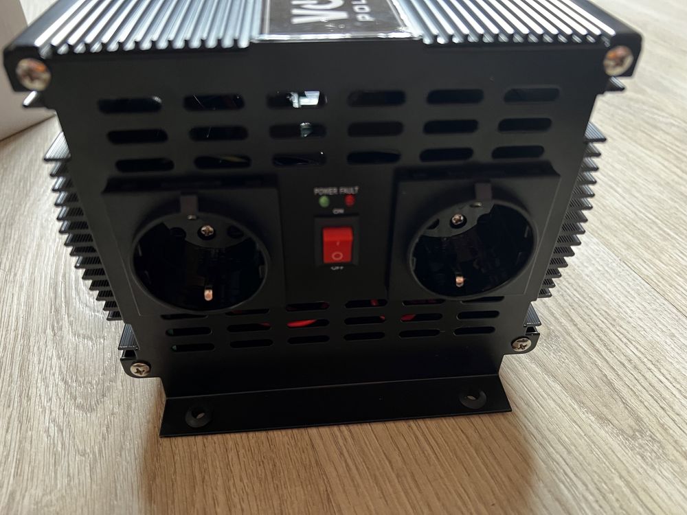 Інвертор перетворювач напруги Volt IPS-4000 12V/230V 4000W