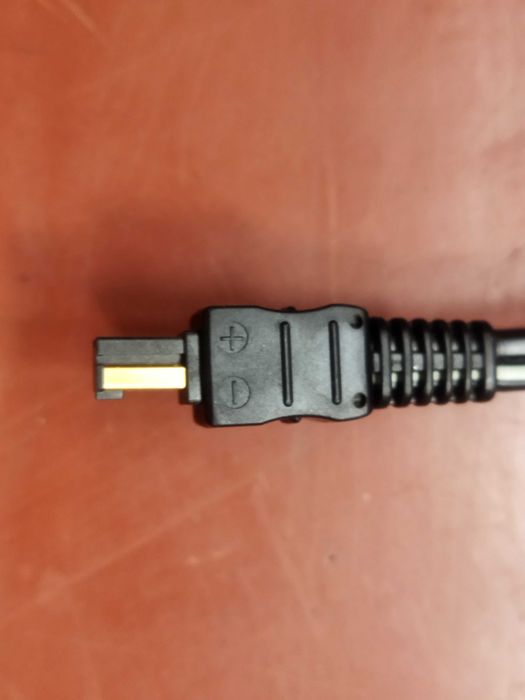 Зарядное устройство AC-LS5 для фотокамеры SONY.