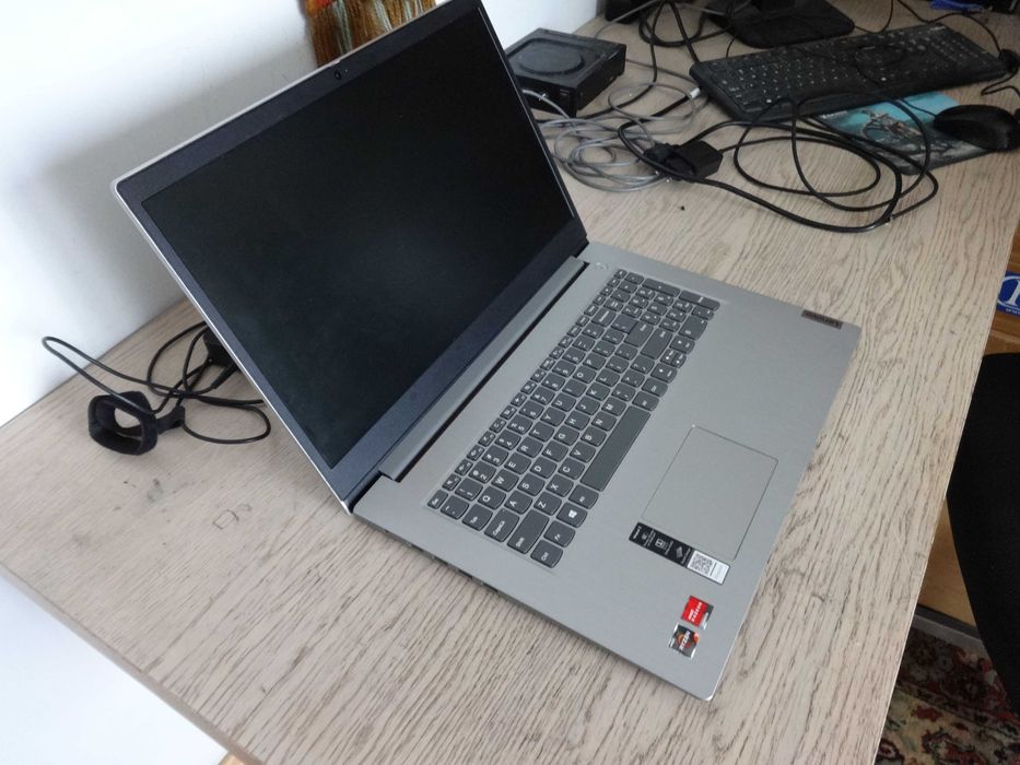 Laptop Lenovo IdeaPad 3 17ADA05 17,3" Ryzen 3 3250U/8GB/256GB/Win10