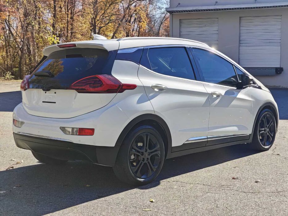 Chevrolet Bolt      2021