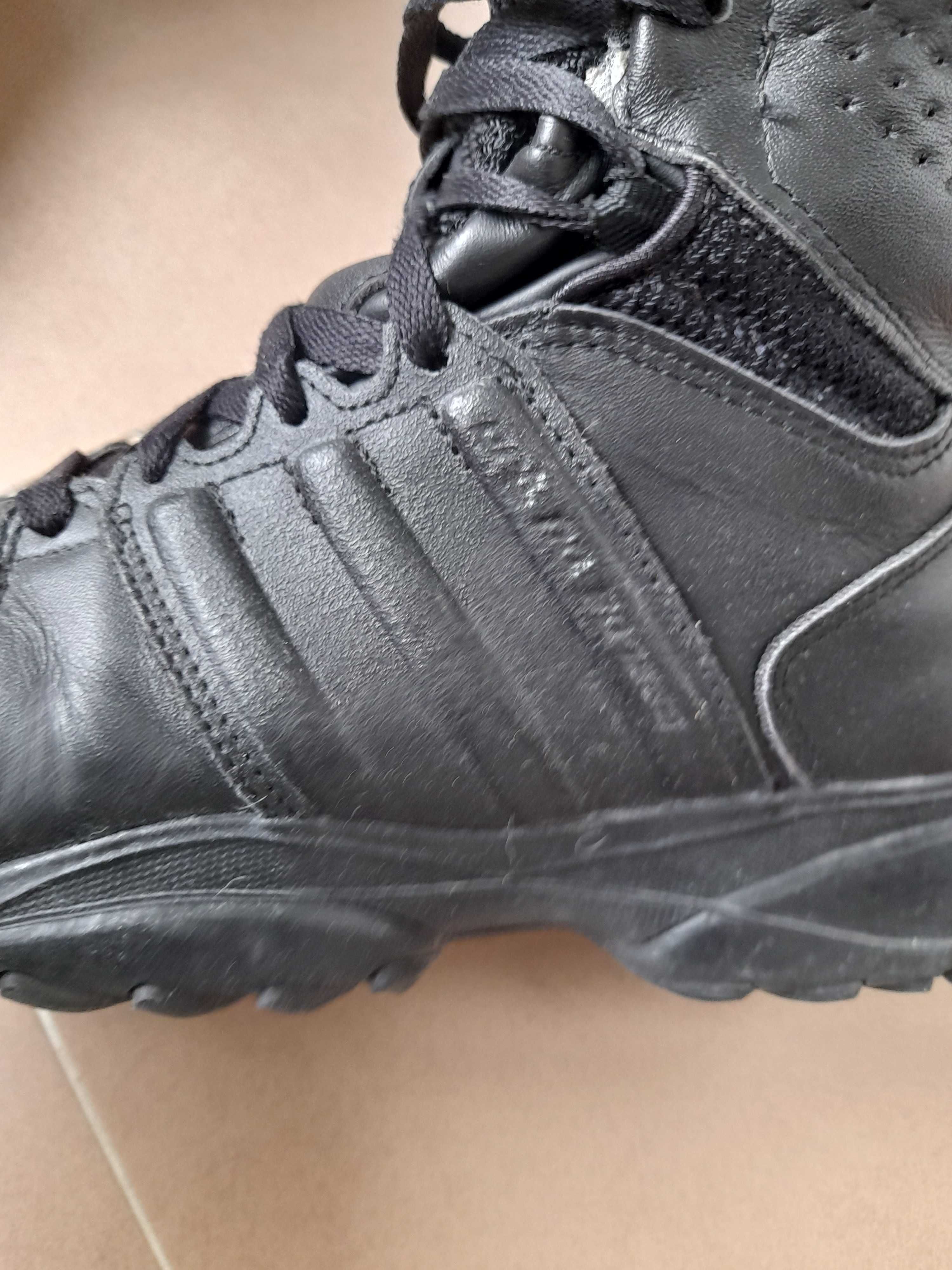 Adidas GSG9.2 waterproof    41 1/3