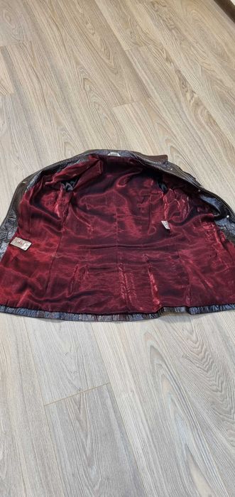 Куртка кожаная, женская