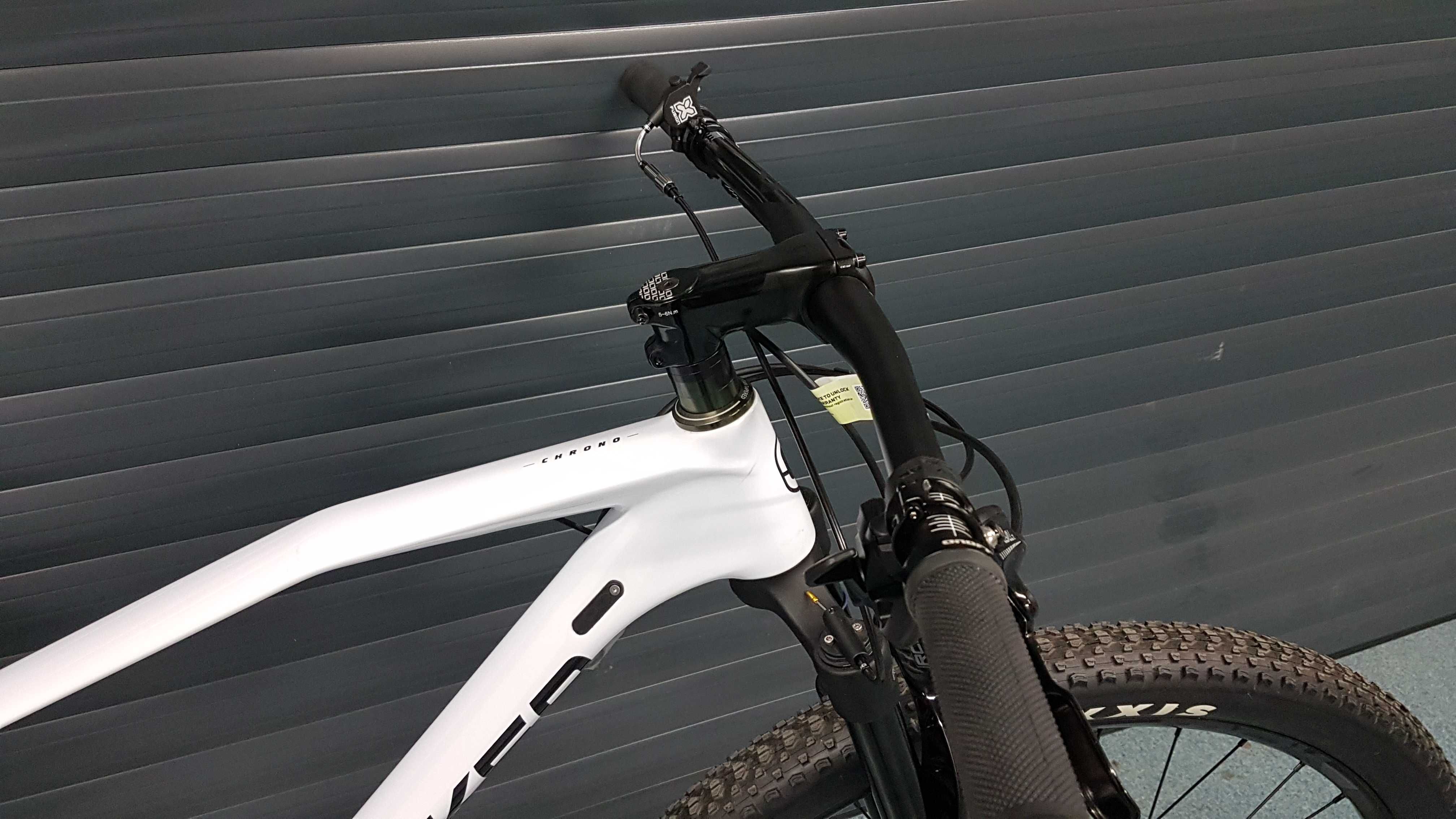 Mondraker rower górski Chrono Carbon 29 biały, rozmiar L