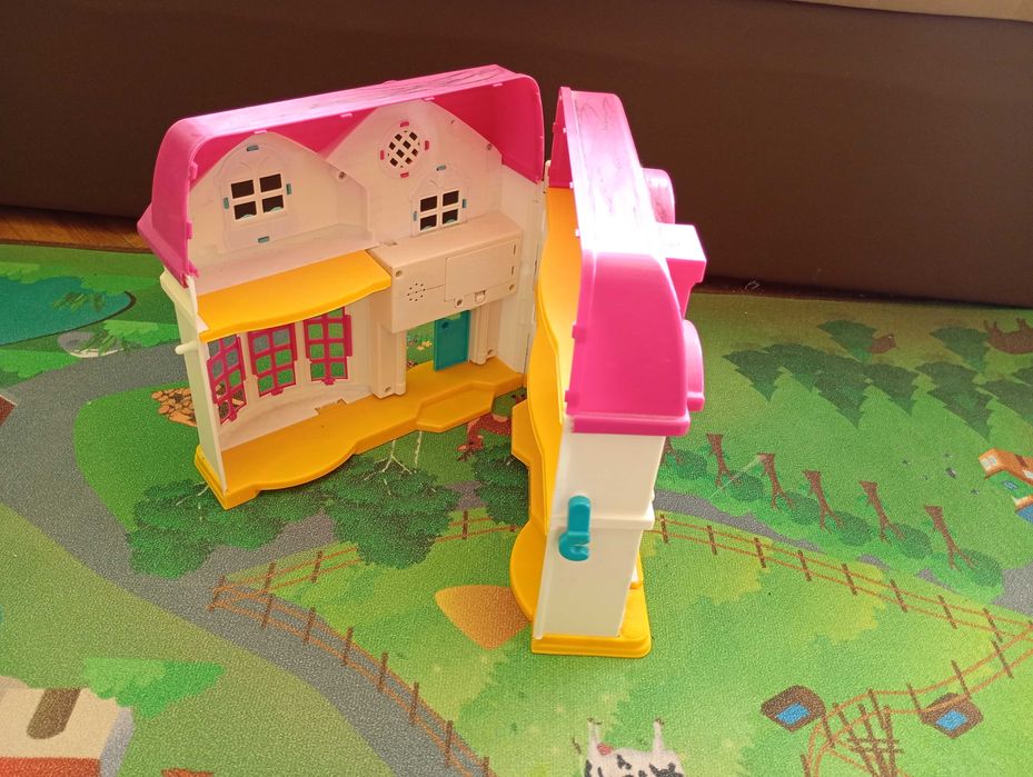 Mały domek dla lalek