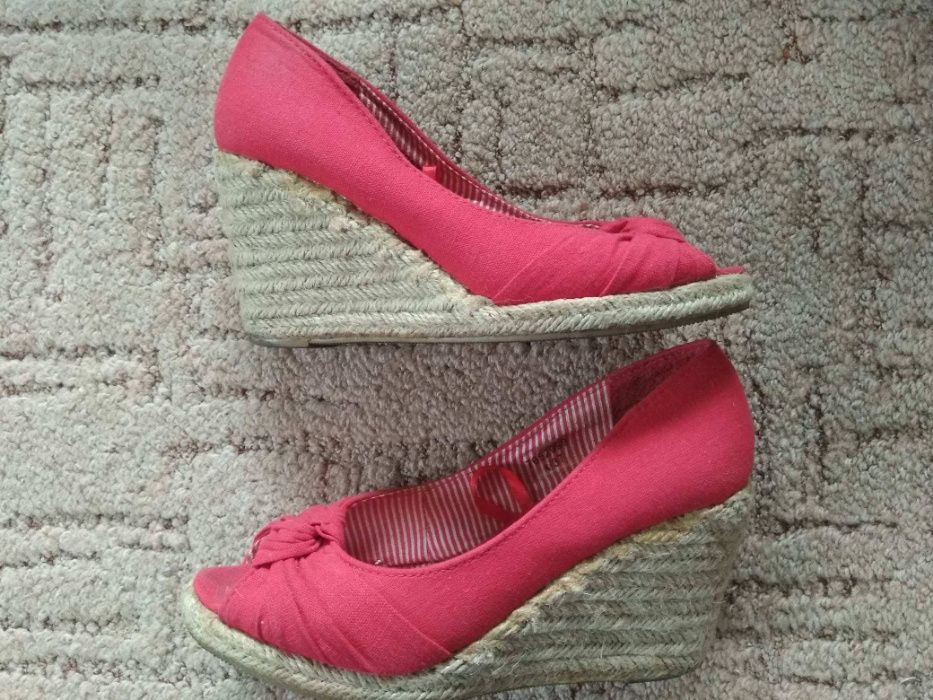 Jak NOWE super buty czerwone CCC na koturnie wygodne otwarte