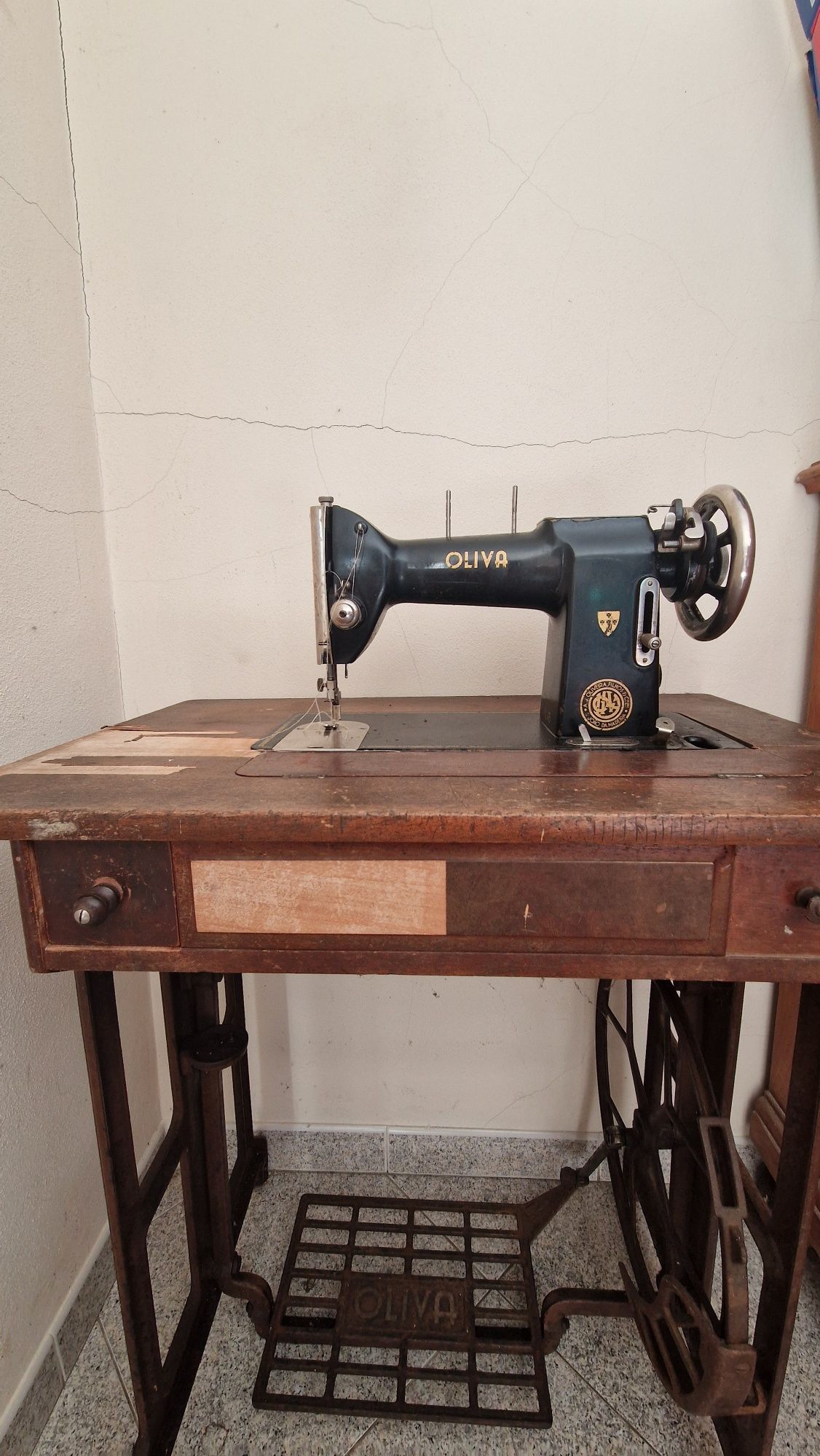 Máquina de Costura Oliva
