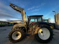 CASE MX 120 pneumatyka Valtra T202 Versu