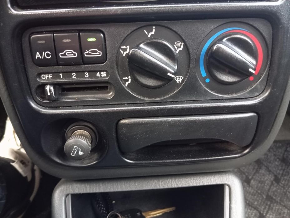 Hyundai accent 1.3 com ar condicionado