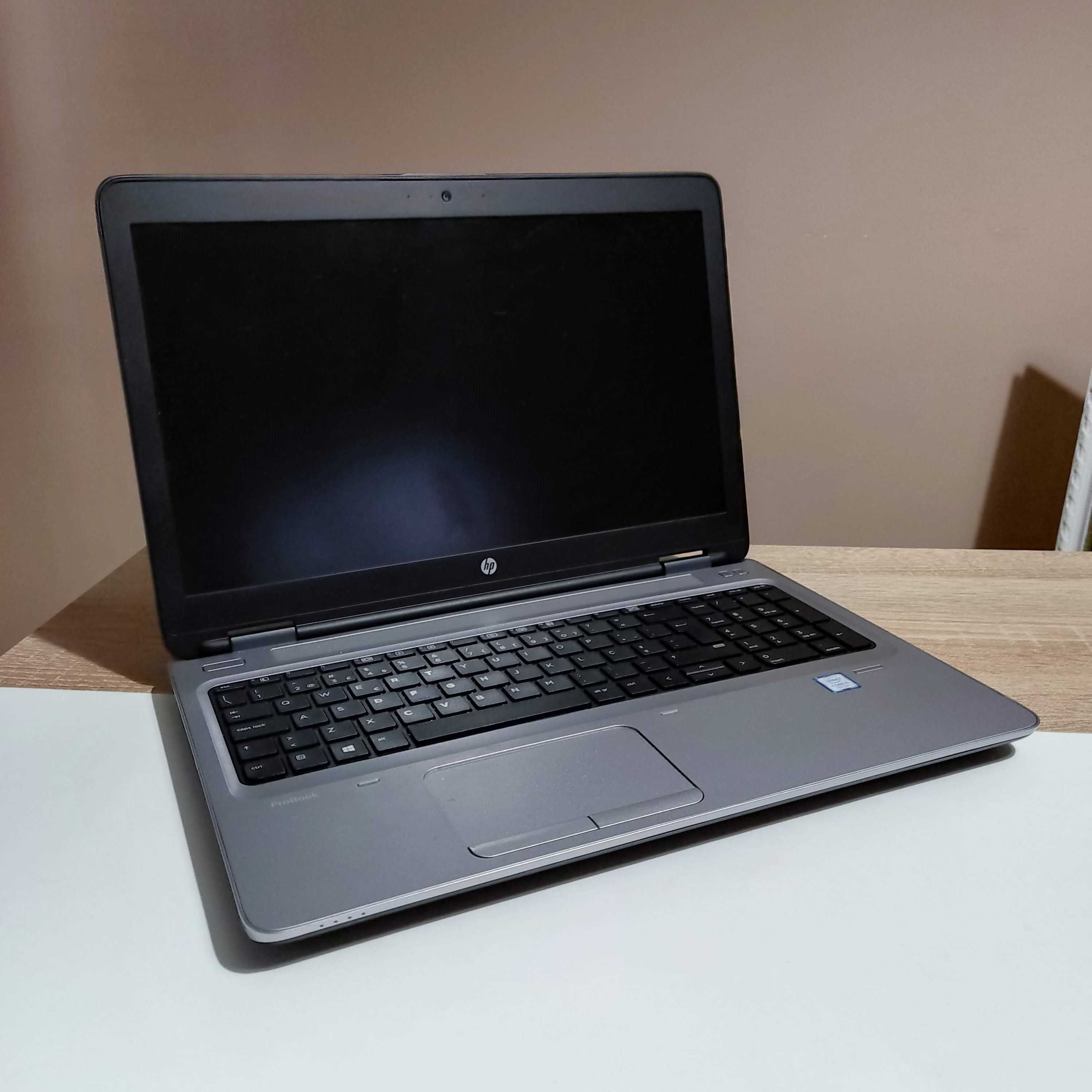 HP Probook 650 g3 – Intel i5 7200u – 8 Gb RAM DDR4 – m2 SSD 256 GB