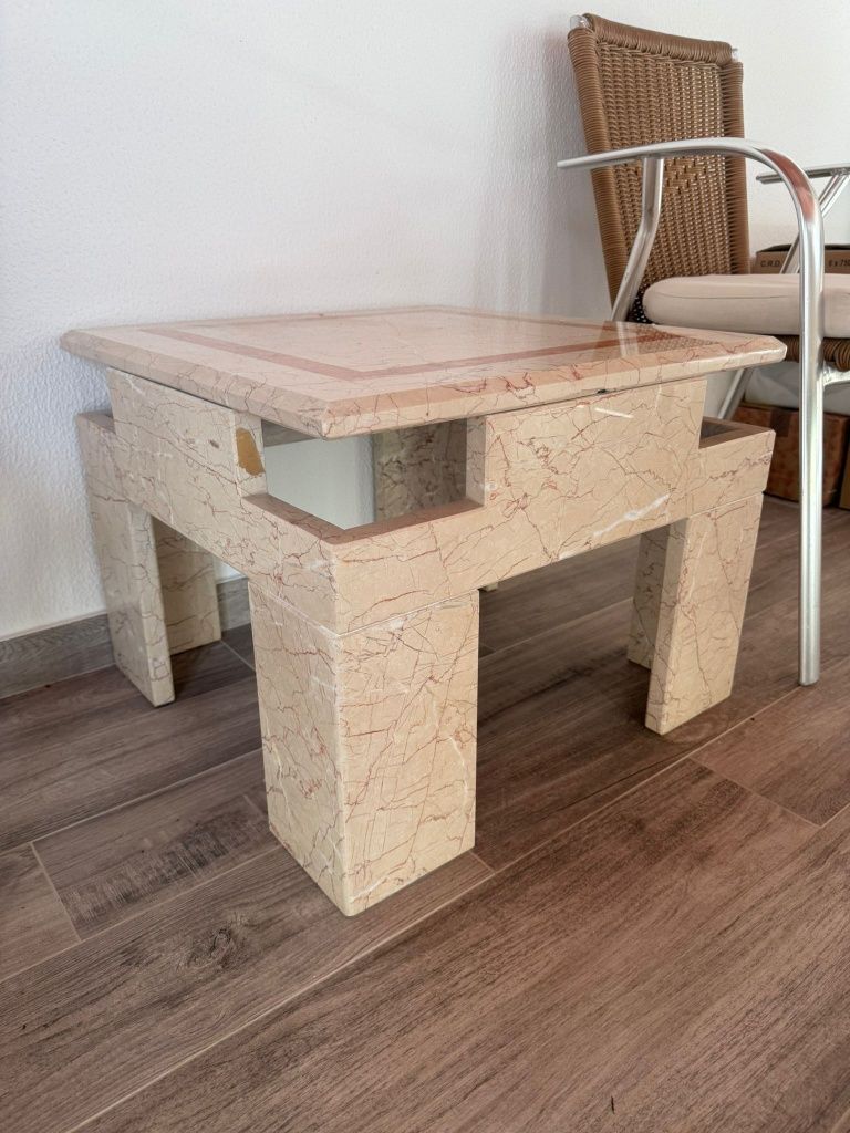 Mesa de apoio/ centro de mármore