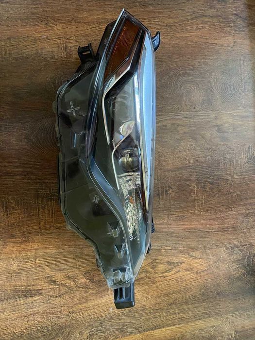 Права фара TOYOTA COROLLA led 2017 2018 2019 лед