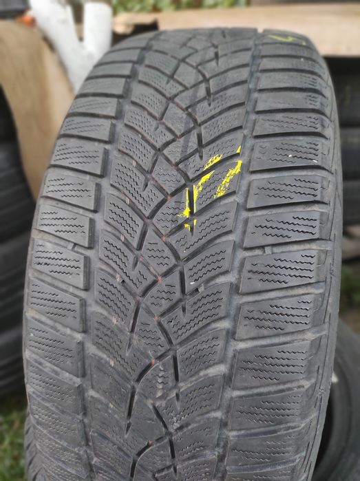 Шины зима 225/50R17.
