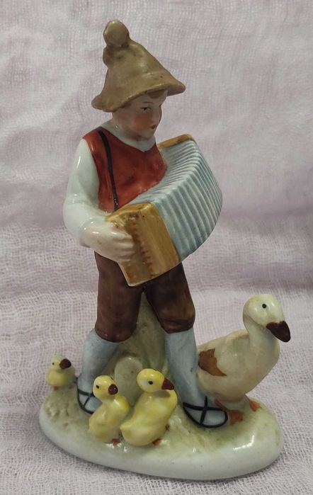 Статуэтки , солонки