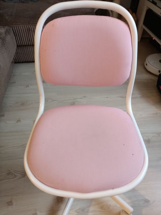 Krzesło IKEA dla dziewczynki