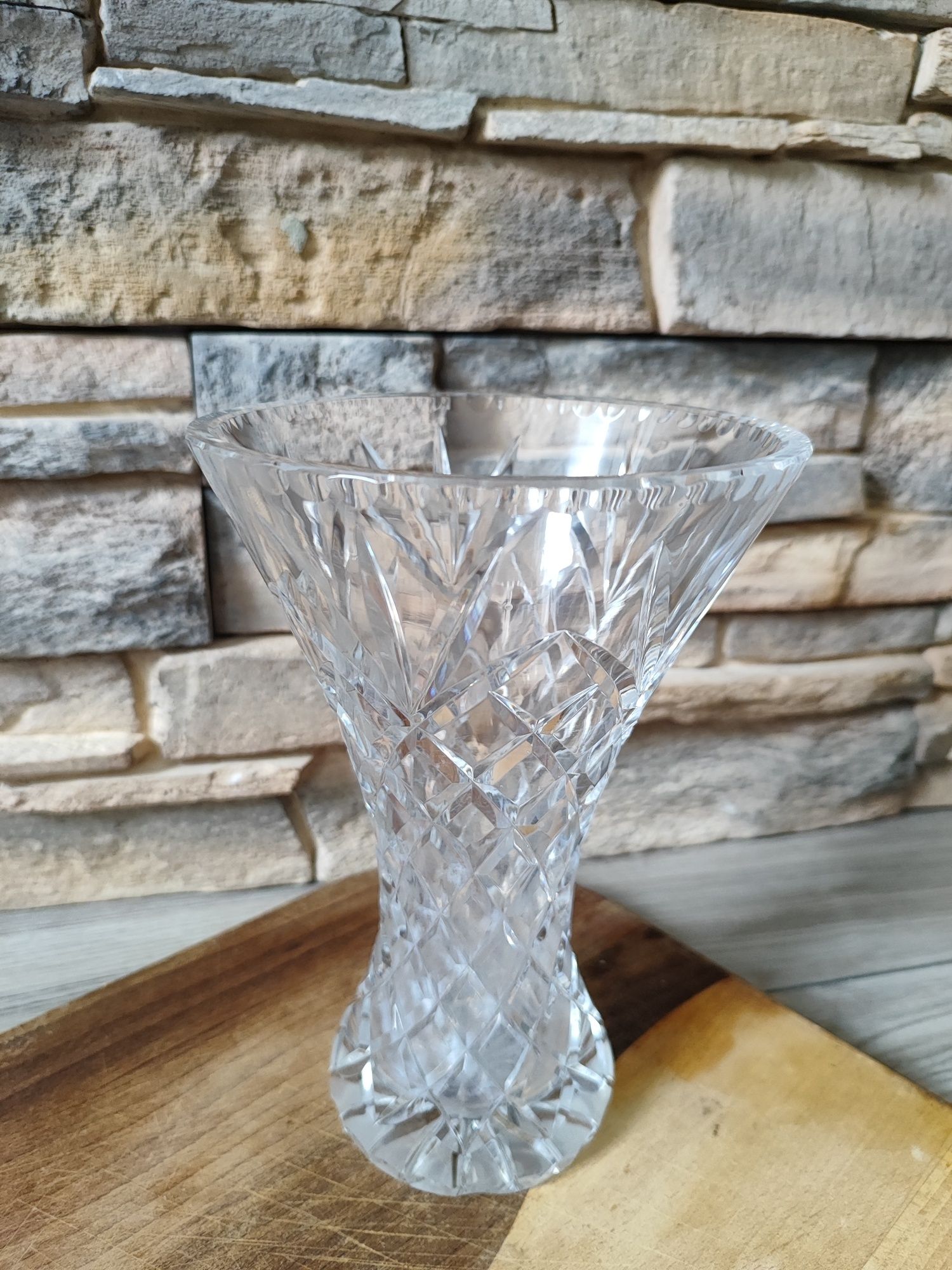 Elegancki wazon kryształowy na sprzedaż