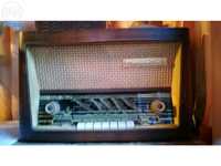 Radio  antigo para coleção