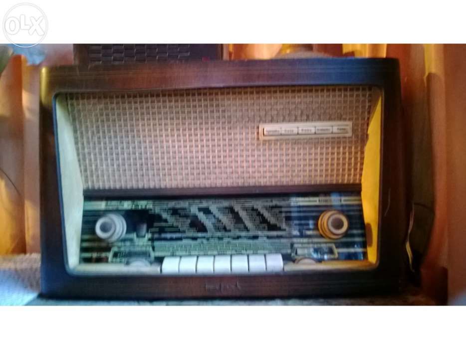 Radio  antigo para coleção