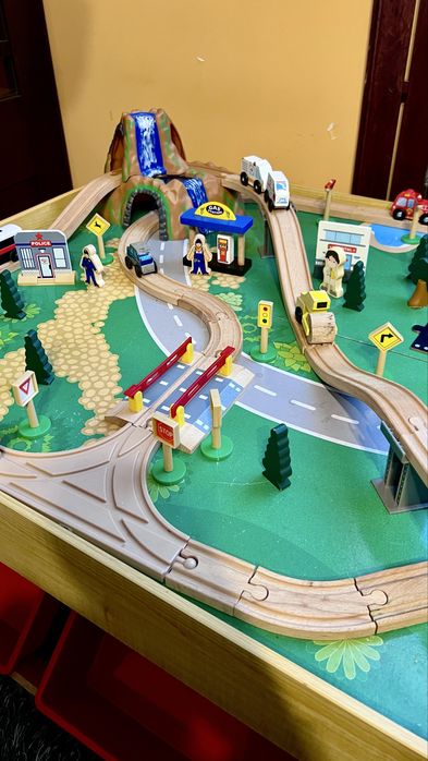 Stolik do zabawy drewniany KidKraft