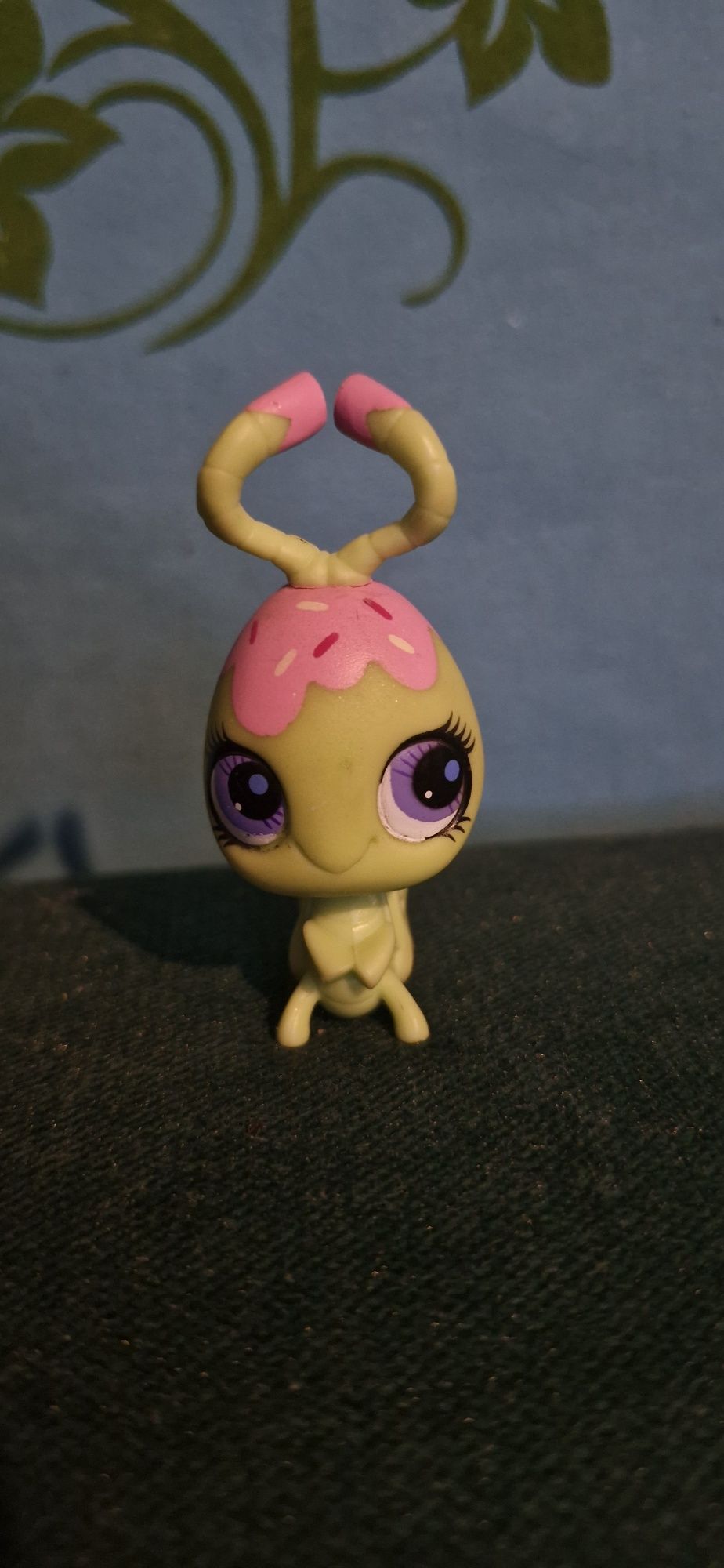 Figurka LPS Littlest Pet Shop świerszcz konik polny g3