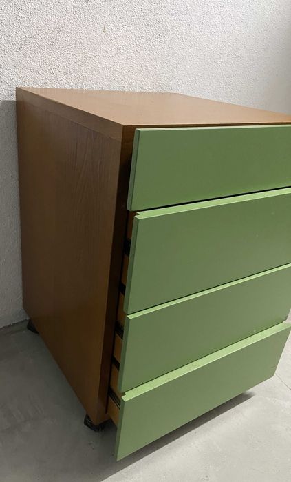 Modulo de Gavetas com Rodas