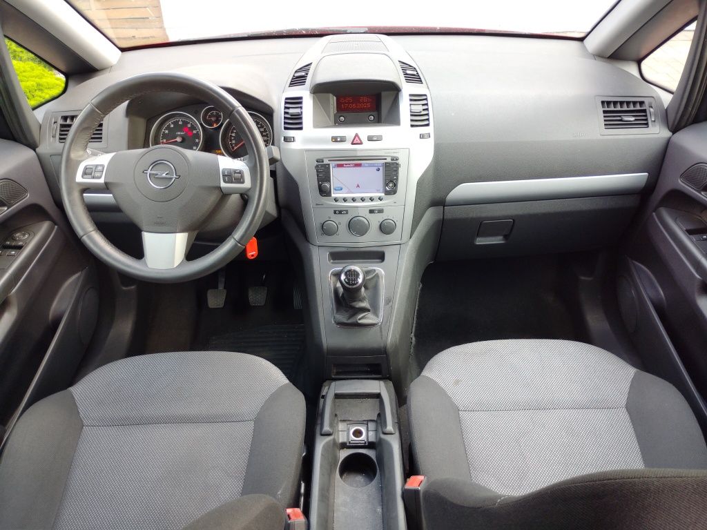 Opel Zafira B Lifting 2012r 1,6i 150KM 6-biegów Nawigacja Tempomat CNG