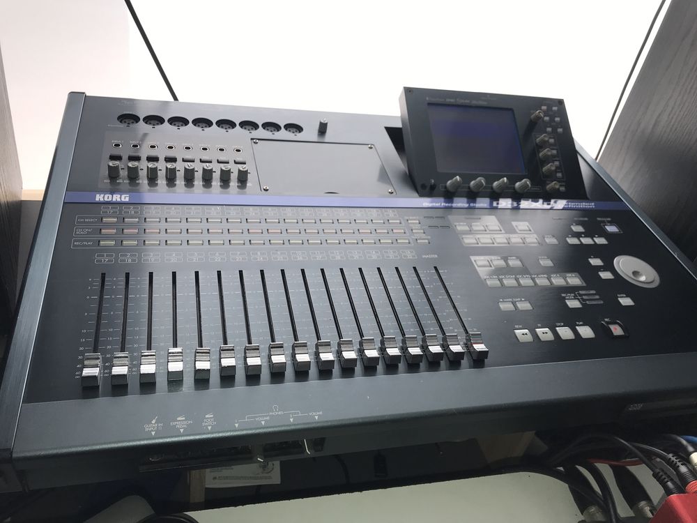 Korg d32xd портостудія мікшер